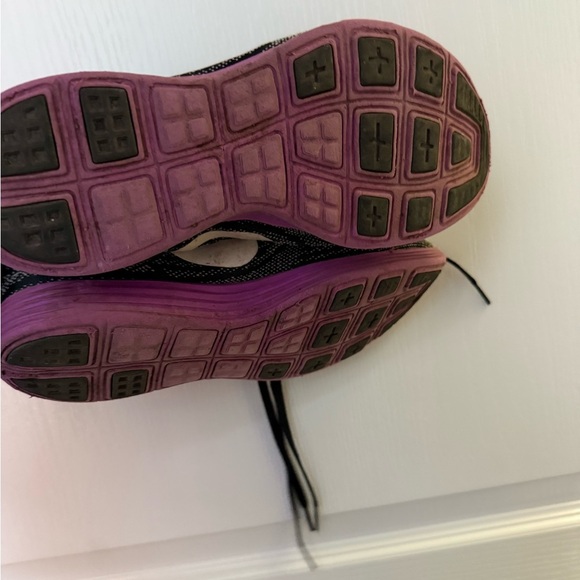 Nike Black and Purple Athletic Shoes with Mesh Upper - Picture 3 of 4